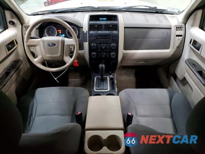 Zdjęcie 8 z 13 samochodu: 2008 FORD ESCAPE XLS VIN:1FMCU92Z18KB15946 - miniatura