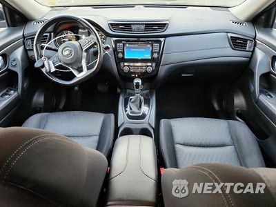 Zdjęcie 8 z 13 samochodu: 2017 NISSAN ROGUE SV VIN:JN8AT2MV7HW280171 - miniatura
