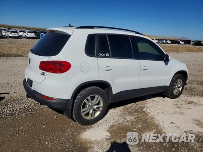 Trzecie zdjęcie samochodu z tyłu: 2016 VOLKSWAGEN TIGUAN S VIN:WVGBV7AX3GW515060 - miniatura