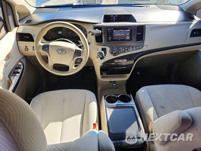 Zdjęcie 8 z 13 samochodu: 2014 TOYOTA SIENNA LE VIN:5TDJK3DC8ES082228 - miniatura