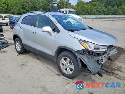 Czwarte zdjęcie samochodu z boku: 2018 CHEVROLET TRAX 1LT VIN:3GNCJPSB6JL322011 - miniatura