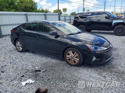 Czwarte zdjęcie samochodu z boku: 2020 HYUNDAI ELANTRA VALUE EDITION VIN:5NPD84LF0LH541042 - miniatura