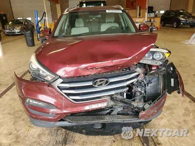 Piąte zdjęcie samochodu w środku: 2016 HYUNDAI TUCSON SE VIN:KM8J33A47GU046566 - miniatura