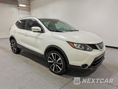 Czwarte zdjęcie samochodu z boku: 2017 NISSAN ROGUE SPORT SL VIN:JN1BJ1CP3HW029038 - miniatura