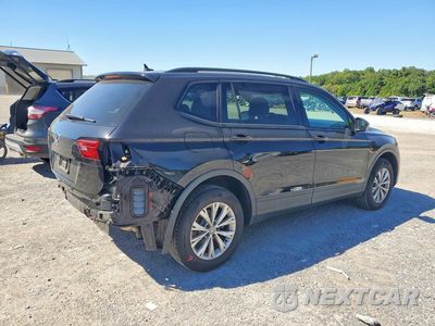 Trzecie zdjęcie samochodu z tyłu: 2020 VOLKSWAGEN TIGUAN S VIN:3VV1B7AX5LM027927 - miniatura