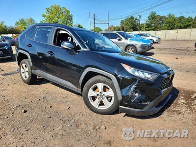 Czwarte zdjęcie samochodu z boku: 2021 TOYOTA RAV4 XLE VIN:2T3W1RFV8MW116286 - miniatura