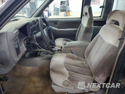 Zdjęcie 7 z 12 samochodu: 1996 GMC SONOMA VIN:1GTDT19W6T8505455 - miniatura