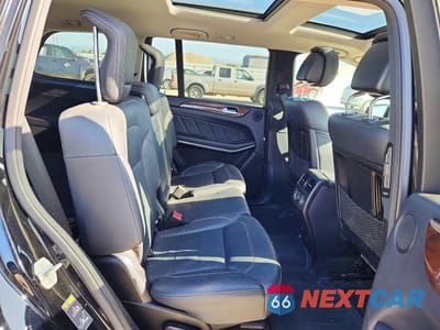 Zdjęcie 11 z 13 samochodu: 2015 MERCEDES-BENZ GL 550 4MATIC VIN:4JGDF7DE4FA532235 - miniatura