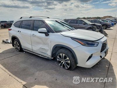 Czwarte zdjęcie samochodu z boku: 2023 TOYOTA HIGHLANDER XLE VIN:5TDKDRAH4PS520621 - miniatura
