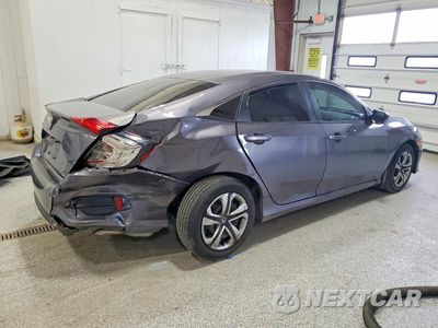Trzecie zdjęcie samochodu z tyłu: 2017 HONDA CIVIC LX VIN:2HGFC2F58HH011899 - miniatura