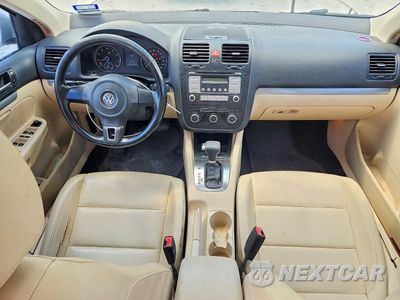 Zdjęcie 8 z 12 samochodu: 2010 VOLKSWAGEN JETTA SE VIN:3VWRX7AJXAM122430 - miniatura