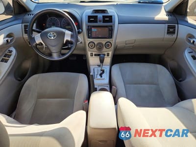 Zdjęcie 8 z 12 samochodu: 2013 TOYOTA COROLLA LE VIN:2T1BU4EE7DC006849 - miniatura
