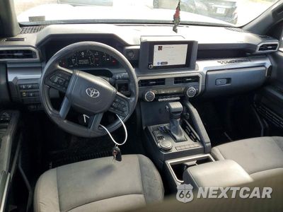 Zdjęcie 8 z 12 samochodu: 2025 TOYOTA TACOMA SR5 VIN:3TMLB5JN1SM186596 - miniatura
