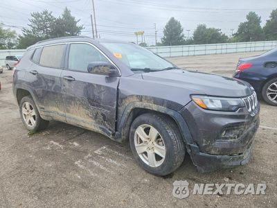 Czwarte zdjęcie samochodu z boku: 2022 JEEP COMPASS LATITUDE VIN:3C4NJDBB4NT124338 - miniatura