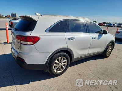 Trzecie zdjęcie samochodu z tyłu: 2018 KIA SORENTO LX VIN:5XYPG4A31JG344233 - miniatura