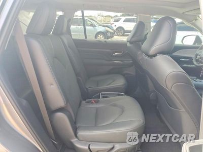 Zdjęcie 11 z 13 samochodu: 2026 TOYOTA GRAND HIGHLANDER PLATINUM VIN:5TDAAAB57TS132738 - miniatura