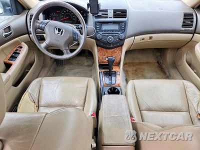 Zdjęcie 8 z 13 samochodu: 2005 HONDA ACCORD EX VIN:1HGCM66585A051238 - miniatura