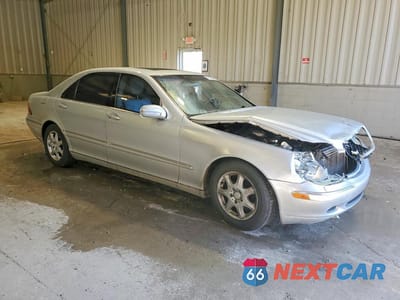 Czwarte zdjęcie samochodu z boku: 2001 MERCEDES-BENZ S 430 VIN:WDBNG70J11A147859 - miniatura