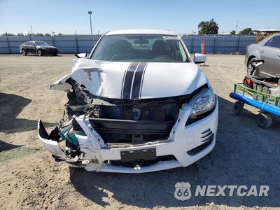 Piąte zdjęcie samochodu w środku: 2015 NISSAN SENTRA S VIN:3N1AB7AP3FY352932 - miniatura