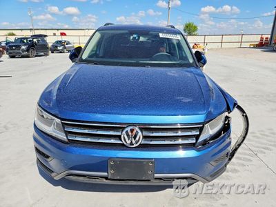 Piąte zdjęcie samochodu w środku: 2020 VOLKSWAGEN TIGUAN S VIN:3VV1B7AX1LM104423 - miniatura