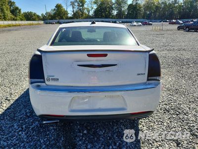 Zdjęcie 6 z 12 samochodu: 2017 CHRYSLER 300 LIMITED VIN:2C3CCARG1HH653829 - miniatura