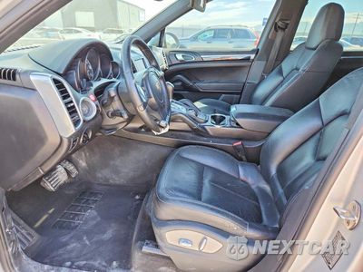 Zdjęcie 7 z 13 samochodu: 2012 PORSCHE CAYENNE VIN:WP1AA2A20CLA00479 - miniatura