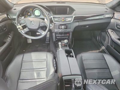 Zdjęcie 8 z 12 samochodu: 2011 MERCEDES-BENZ E 63 AMG VIN:WDDHF7HB4BA405944 - miniatura
