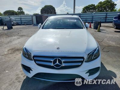Piąte zdjęcie samochodu w środku: 2019 MERCEDES-BENZ E 300 VIN:WDDZF4JBXKA683793 - miniatura