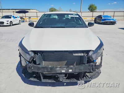 Piąte zdjęcie samochodu w środku: 2023 KIA FORTE GT LINE VIN:3KPF54AD4PE667935 - miniatura