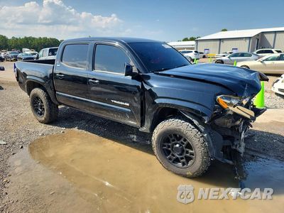 Czwarte zdjęcie samochodu z boku: 2019 TOYOTA TACOMA SR5 VIN:5TFAX5GN6KX138635 - miniatura