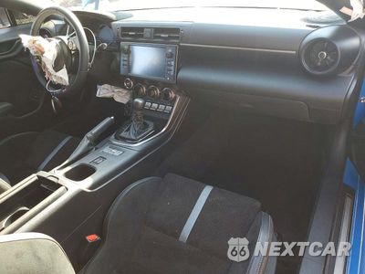 Zdjęcie 8 z 12 samochodu: 2024 TOYOTA GR 86 PREMIUM VIN:JF1ZNBE14R8753525 - miniatura