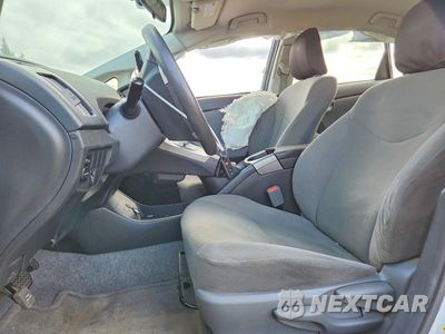 Zdjęcie 7 z 12 samochodu: 2015 TOYOTA PRIUS TWO VIN:JTDKN3DU2F1884048 - miniatura