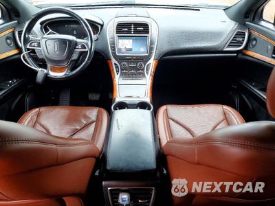 Zdjęcie 8 z 13 samochodu: 2019 LINCOLN NAUTILUS RESERVE VIN:2LMPJ8LP4KBL12827 - miniatura