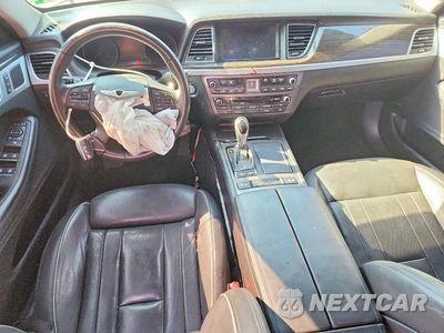 Zdjęcie 8 z 12 samochodu: 2015 HYUNDAI GENESIS 3.8L VIN:KMHGN4JE6FU070116 - miniatura