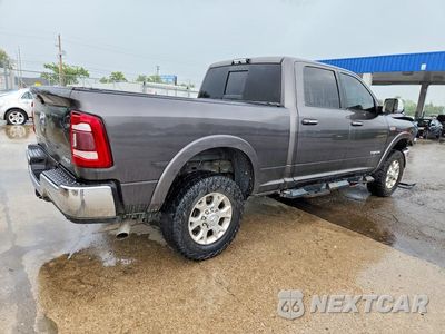 Trzecie zdjęcie samochodu z tyłu: 2020 RAM 2500 LARAMIE VIN:3C6UR5FJ3LG257066 - miniatura