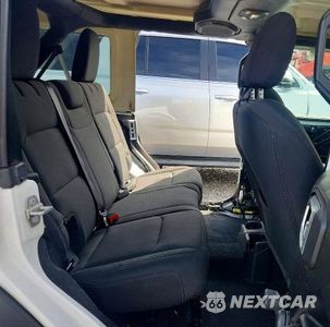 Zdjęcie 10 z 13 samochodu: 2018 JEEP WRANGLER UNLIMITED SPORT VIN:1C4HJXDGXJW142676 - miniatura