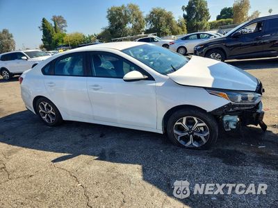Czwarte zdjęcie samochodu z boku: 2020 KIA FORTE LXS VIN:3KPF24AD7LE174835 - miniatura