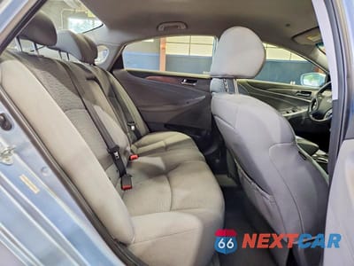 Zdjęcie 10 z 12 samochodu: 2013 HYUNDAI SONATA HYBRID VIN:KMHEC4A49DA065902 - miniatura