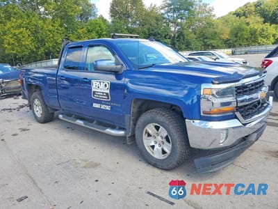 Czwarte zdjęcie samochodu z boku: 2017 CHEVROLET SILVERADO K1500 LT VIN:1GCVKRECXHZ136506 - miniatura