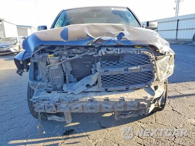 Piąte zdjęcie samochodu w środku: 2017 RAM 1500 ST VIN:1C6RR6KT1HS825947 - miniatura