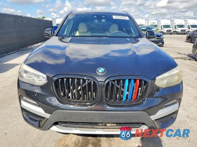 Piąte zdjęcie samochodu w środku: 2019 BMW X3 SDRIVE30I VIN:5UXTR7C59KLF27413 - miniatura