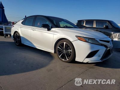 Czwarte zdjęcie samochodu z boku: 2018 TOYOTA CAMRY XSE V6 VIN:4T1BZ1HK7JU014896 - miniatura