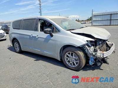 Czwarte zdjęcie samochodu z boku: 2024 CHRYSLER PACIFICA TOURING L VIN:2C4RC1BG3RR132977 - miniatura