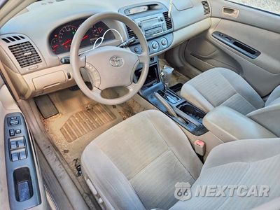 Zdjęcie 8 z 12 samochodu: 2005 TOYOTA CAMRY LE VIN:4T1BE32K55U555161 - miniatura