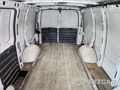 Zdjęcie 10 z 14 samochodu: 2020 CHEVROLET EXPRESS G2500 VAN VIN:1GCWGAFP1L1270935 - miniatura