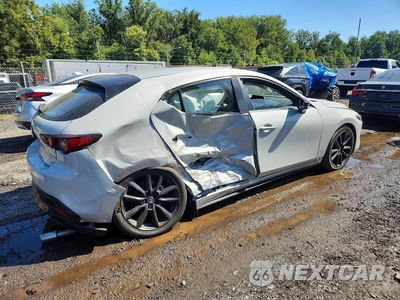 Trzecie zdjęcie samochodu z tyłu: 2025 MAZDA 3 SELECT SPORT VIN:JM1BPAKM1S1758016 - miniatura