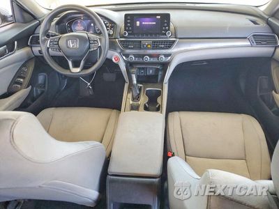 Zdjęcie 8 z 12 samochodu: 2018 HONDA ACCORD LX VIN:1HGCV1F17JA193250 - miniatura