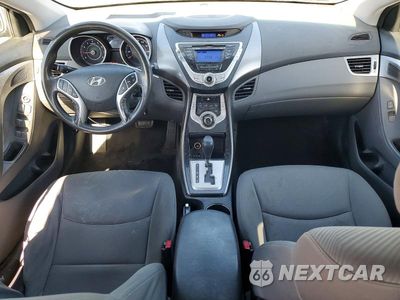 Zdjęcie 8 z 12 samochodu: 2012 HYUNDAI ELANTRA GLS VIN:KMHDH4AE9CU435104 - miniatura