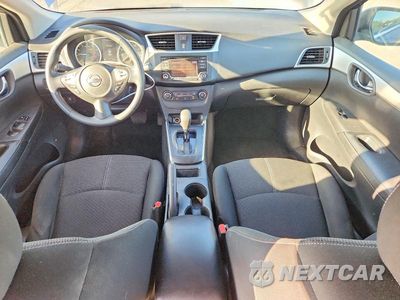 Zdjęcie 8 z 12 samochodu: 2018 NISSAN SENTRA S VIN:3N1AB7AP1JY282792 - miniatura