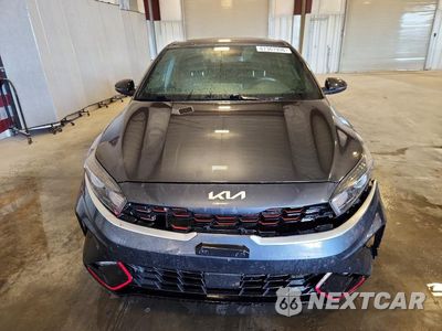 Piąte zdjęcie samochodu w środku: 2024 KIA FORTE GT LINE VIN:3KPF54AD5RE832037 - miniatura